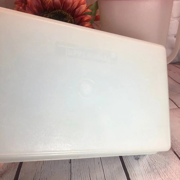 Tupperware Snack stor junior jr bacon keeper and 2qt refrigerater pitcher - Picture 6 of 8